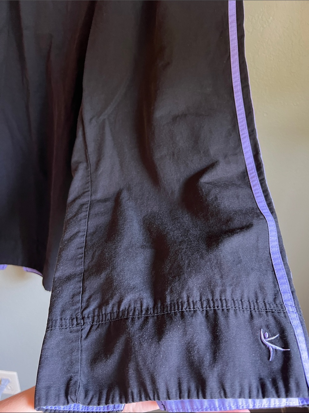 Y2K cropped athletic pants - Picture 2 of 3